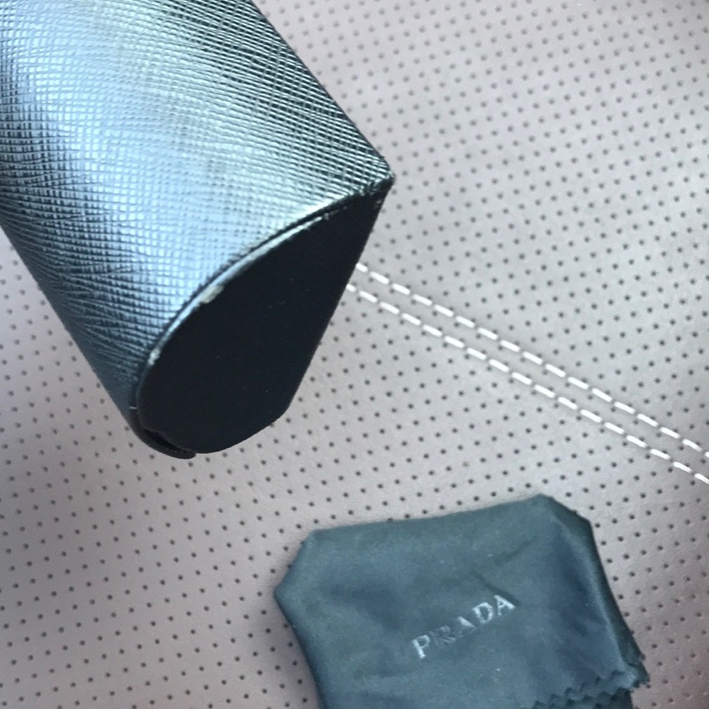 Prada Carrying Case - Picture 3 of 3